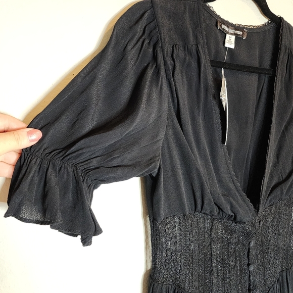 NWT Urban Outfitters Black Lace Romper Viscose Size Medium. - Picture 11 of 16